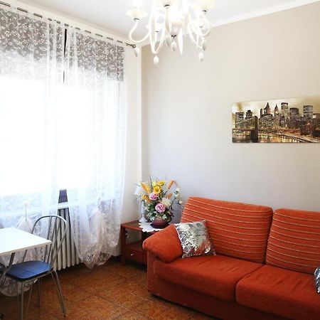 Appartamento Delle Rose Sesto Calende Exterior photo