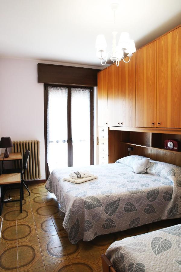 Appartamento Delle Rose Sesto Calende Exterior photo
